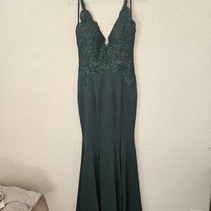 Emerald Lace V-Neck Prom Dress